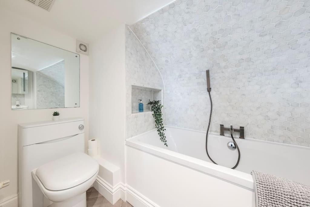 Spacious Apartment - 5 Minutes Walk To Bath Abbey Exteriér fotografie